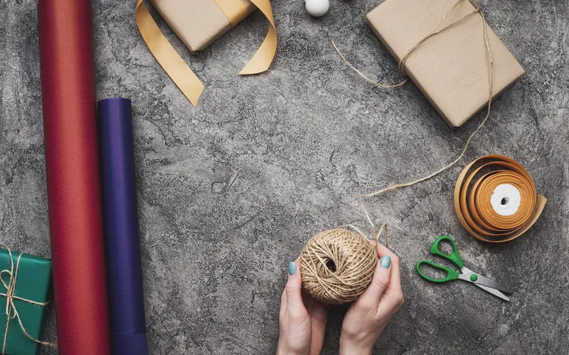 bahan dan alat yang mudah ditemukan untuk membuat hampers